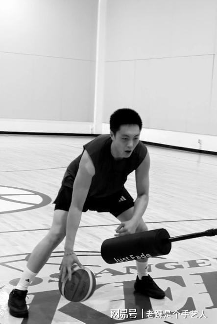 训练课后广东宏远备战英超；篮板制胜细节流出；目标明确；心理建设被强调的简单介绍