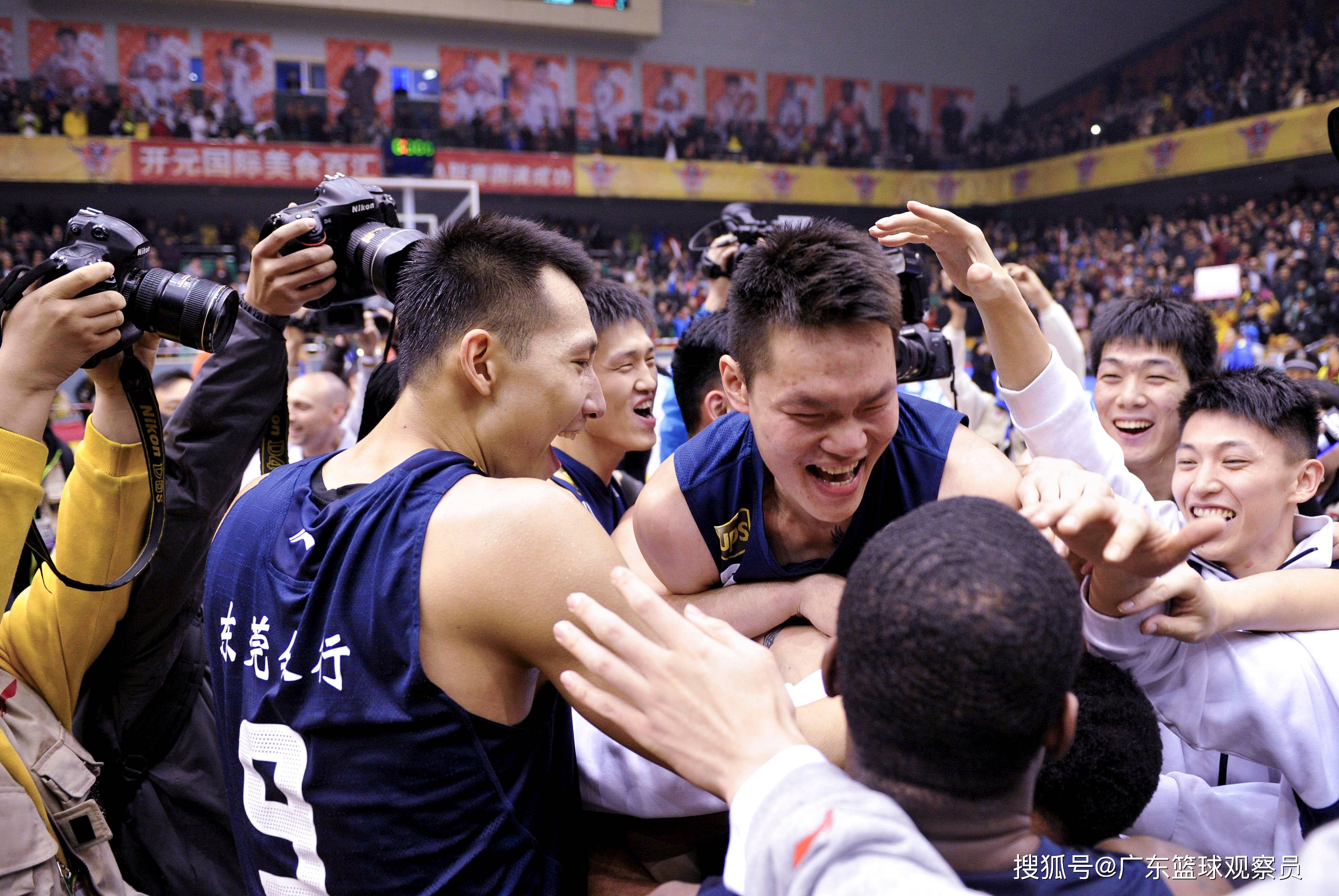 包含NBA总决赛加时末段再迎强敌,广东宏远手感冰凉,主帅态度——话题不断,球队文化再被提及的词条 包含NBA总决赛加时末段再迎强敌,广东宏远手感冰凉,主帅态度——话题不断,球队文化再被提及的词条